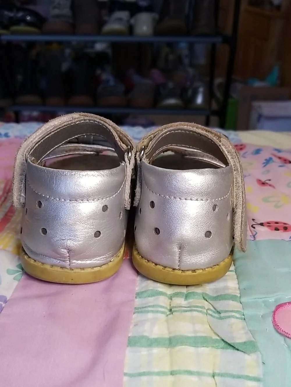 Livie & Luca Silver Leather Sandals with Gray Bows Size 8 Minnie